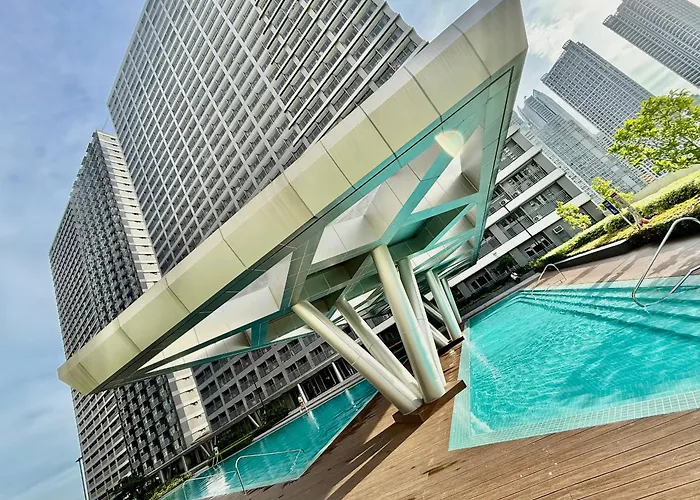 Andy Classic Luxury Overlooking Manila